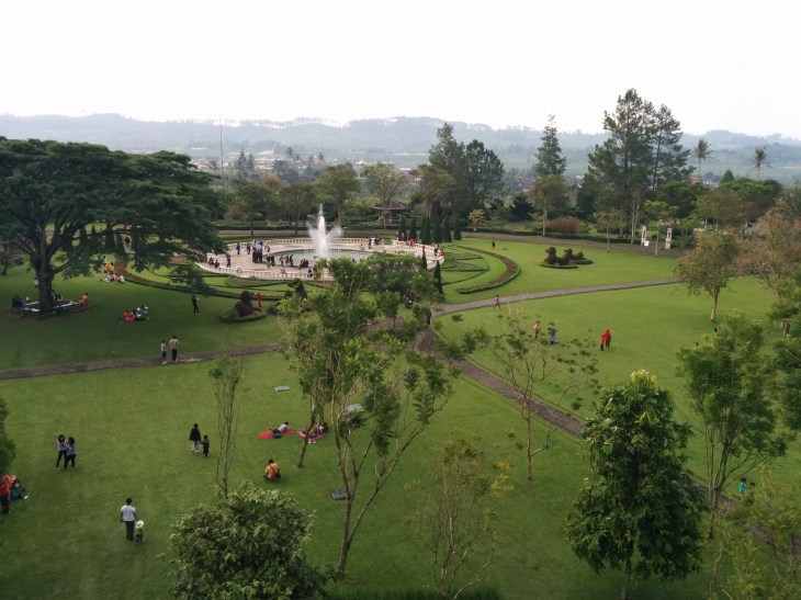 Air Mancur Musikal dari Menara Pandang