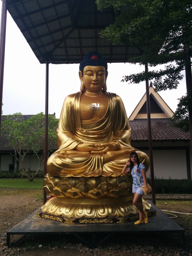 Buddha emas